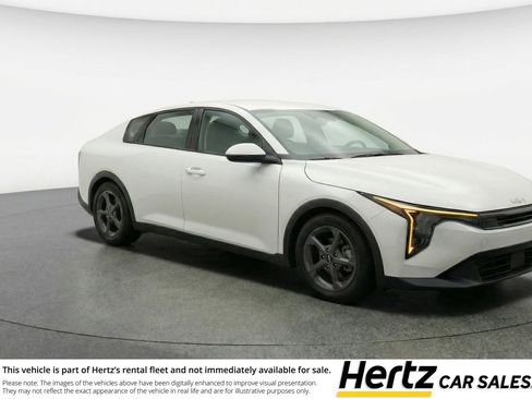 Used 2025 Kia K4 LXS image 1