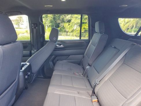Used 2022 Chevrolet Suburban LS image 11