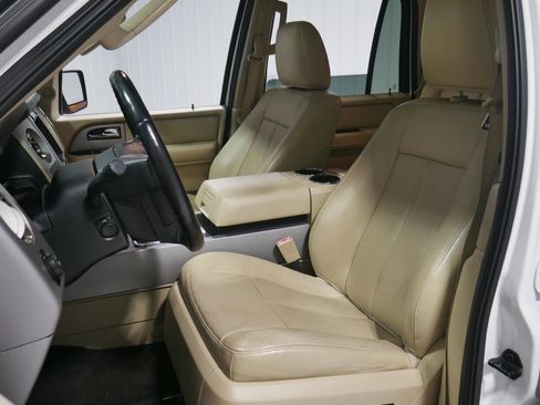 Used 2017 Ford Expedition Limited w/ Equipment Group 301A image 10