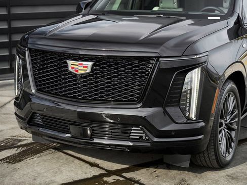 Used 2026 Cadillac Escalade Platinum Sport w/ LPO, Floor Liner Package image 6