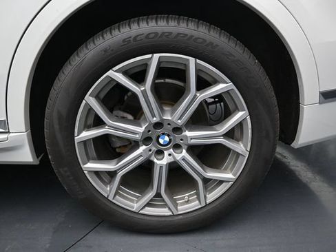 Used 2020 BMW X7 xDrive40i w/ Luxury Seating Package AWD/4WD image 11