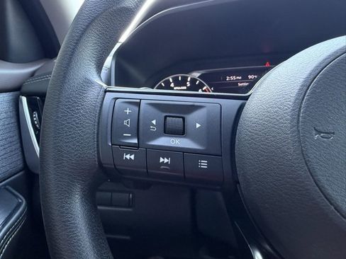 Certified 2021 Nissan Rogue SV image 17