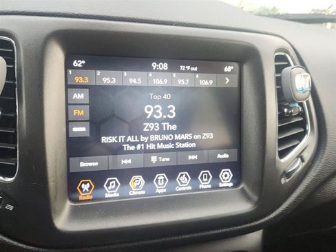 Used 2019 Jeep Compass Trailhawk w/ Cold Weather Group AWD/4WD image 21