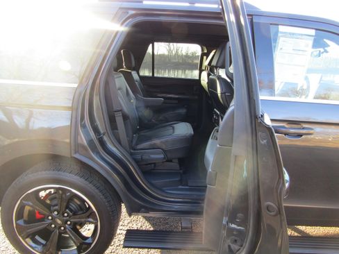 Certified 2023 Ford Expedition Limited image 22