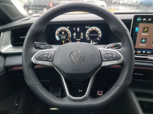 New 2026 Volkswagen Tiguan SE R-Line image 19