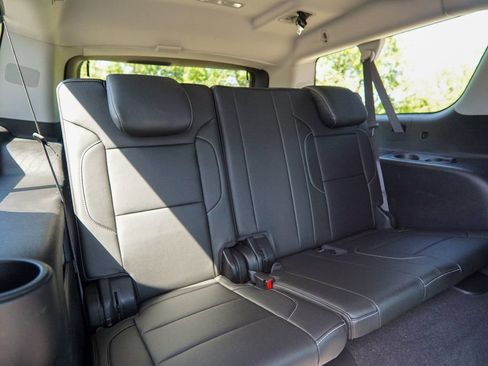 Used 2019 Chevrolet Suburban Premier AWD/4WD image 41