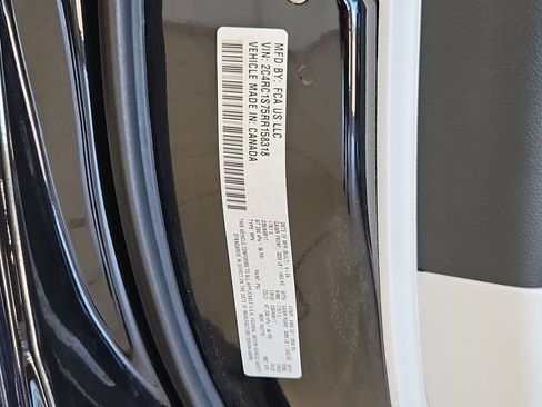 Used 2024 Chrysler Pacifica Limited FWD image 32