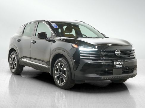Used 2025 Nissan Kicks SV w/ SV Premium Package AWD/4WD image 8