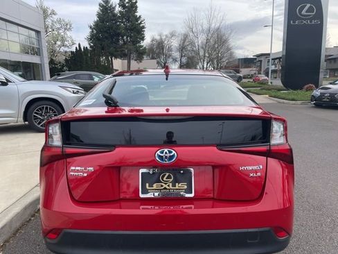 Used 2020 Toyota Prius XLE image 5