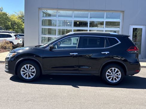 Used 2019 Nissan Rogue SV FWD image 2