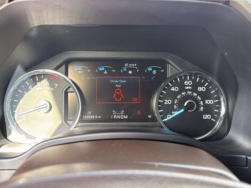 Used 2019 Ford F150 King Ranch w/ Equipment Group 601A Luxury AWD/4WD image 13
