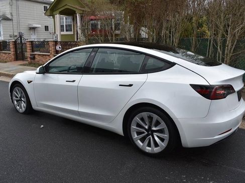Used 2021 Tesla Model 3 Standard Range Plus image 7