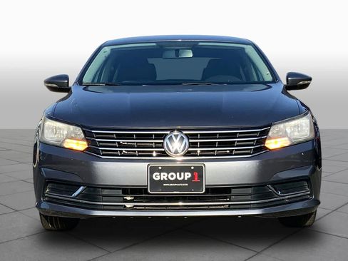 Used 2018 Volkswagen Passat 2.0T S FWD image 4