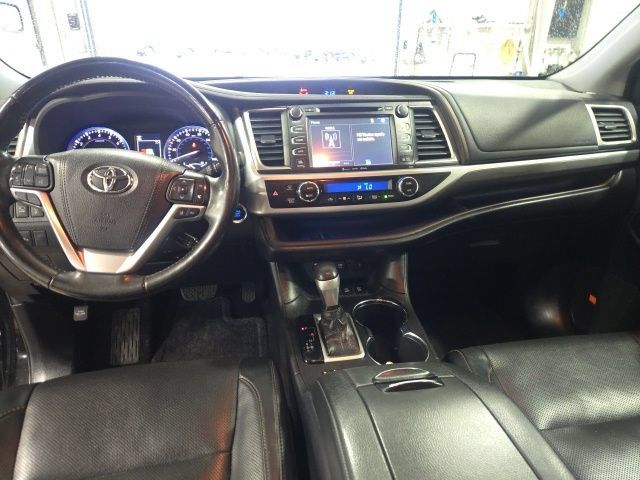Used 2019 Toyota Highlander Limited Platinum AWD/4WD image 21
