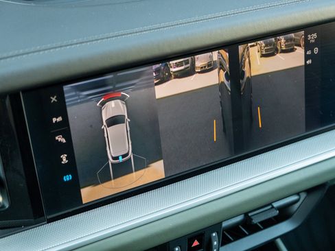 Certified 2024 Porsche Cayenne image 33