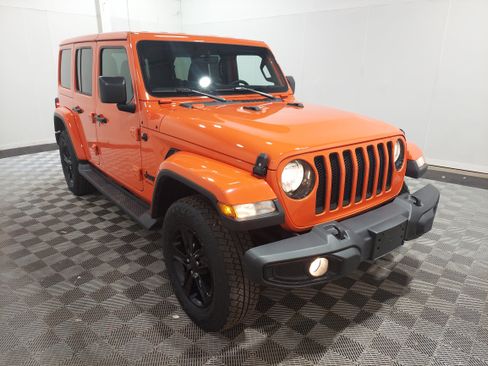 Used 2023 Jeep Wrangler Unlimited Sahara AWD/4WD image 4