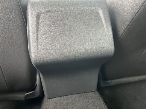 Used 2025 Volkswagen Jetta SE image 24