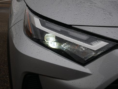 Used 2022 Toyota RAV4 XLE w/ Convenience Package image 16