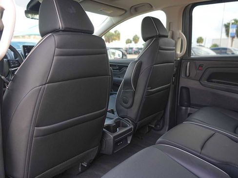Used 2026 Honda Odyssey Elite image 13