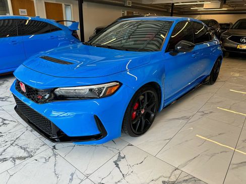Used 2024 Honda Civic Type R image 3