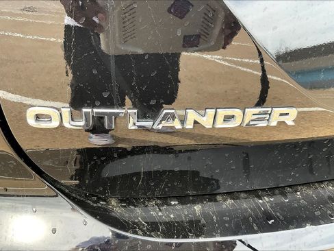Used 2025 Mitsubishi Outlander ES AWD/4WD image 7