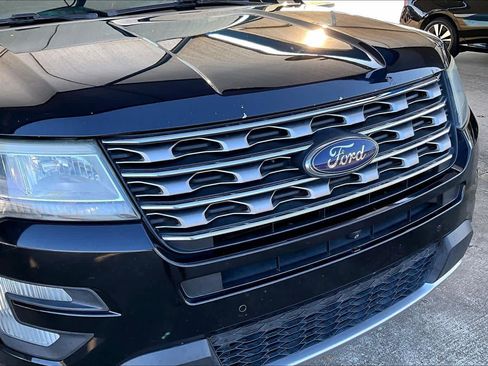 Used 2016 Ford Explorer Limited image 29