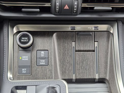 Certified 2026 Lexus GX 550 w/ Accessory Package (2T) AWD/4WD image 15