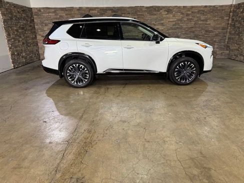 Certified 2026 Nissan Rogue Platinum w/ Platinum Premium Package AWD/4WD image 4