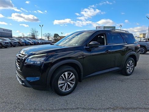 New 2025 Nissan Pathfinder SL w/ Black Appearance Package image 6