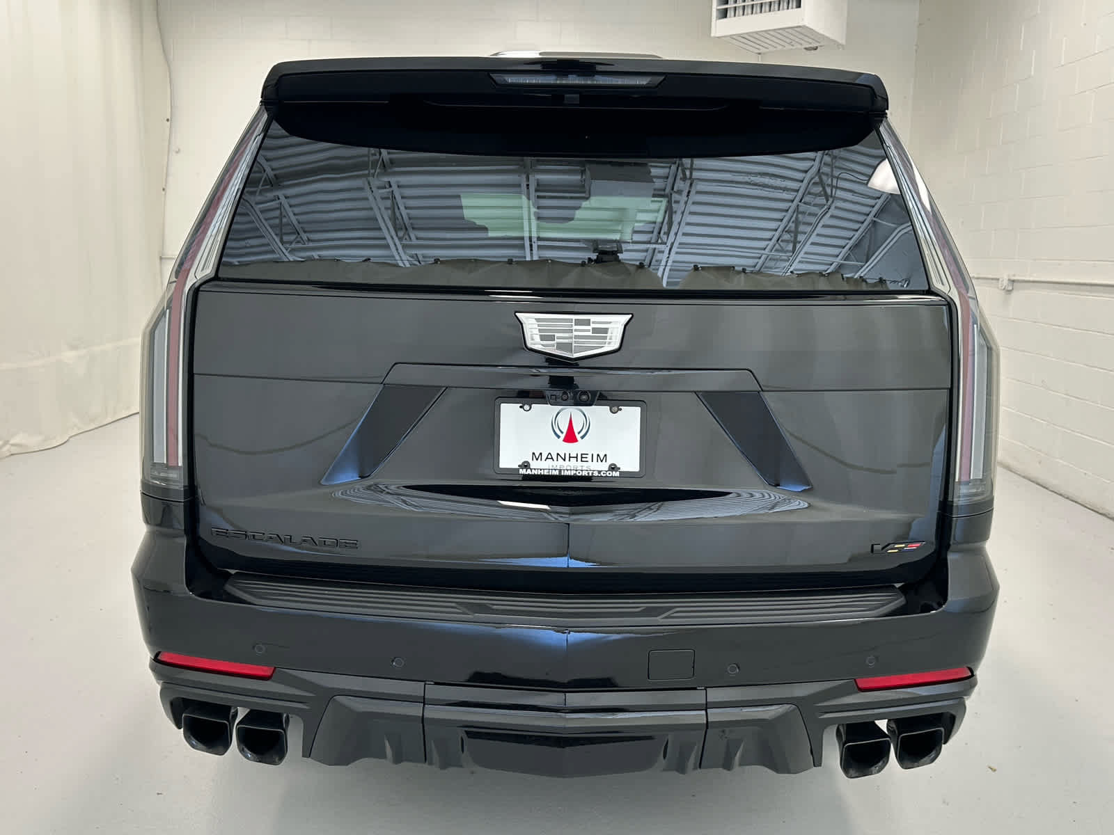 Used 2026 Cadillac Escalade V w/ LPO, ONYX Package AWD/4WD image 7