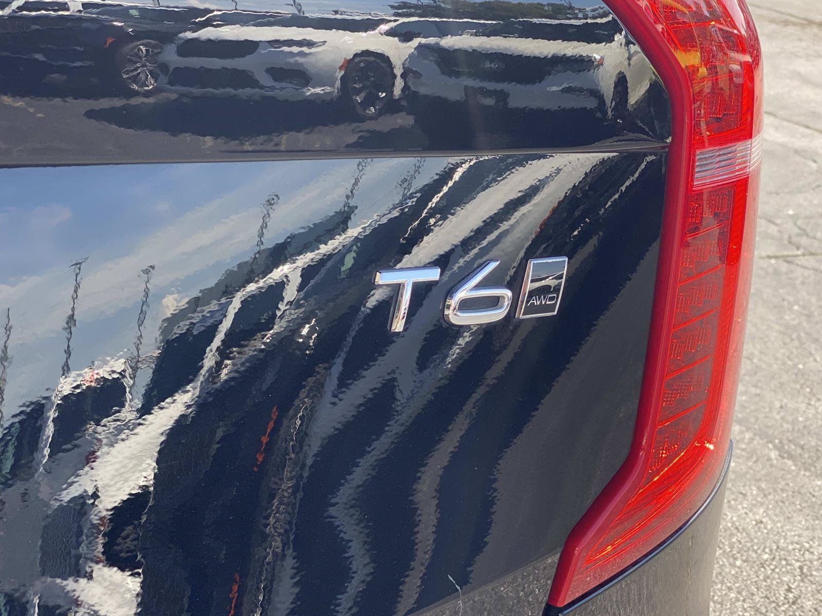 Used 2022 Volvo XC90 T6 Momentum w/ Climate Package AWD/4WD image 6