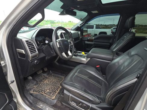 Used 2015 Ford F150 Platinum w/ Equipment Group 701A Luxury AWD/4WD image 9