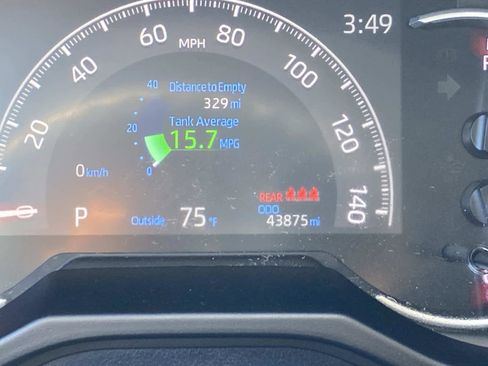 Used 2024 Toyota RAV4 LE image 31