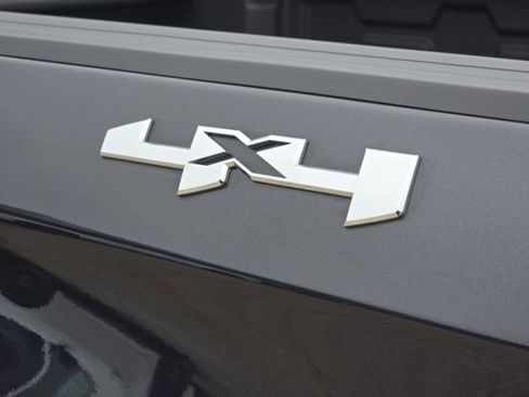 Used 2024 GMC Sierra 1500 SLE image 8