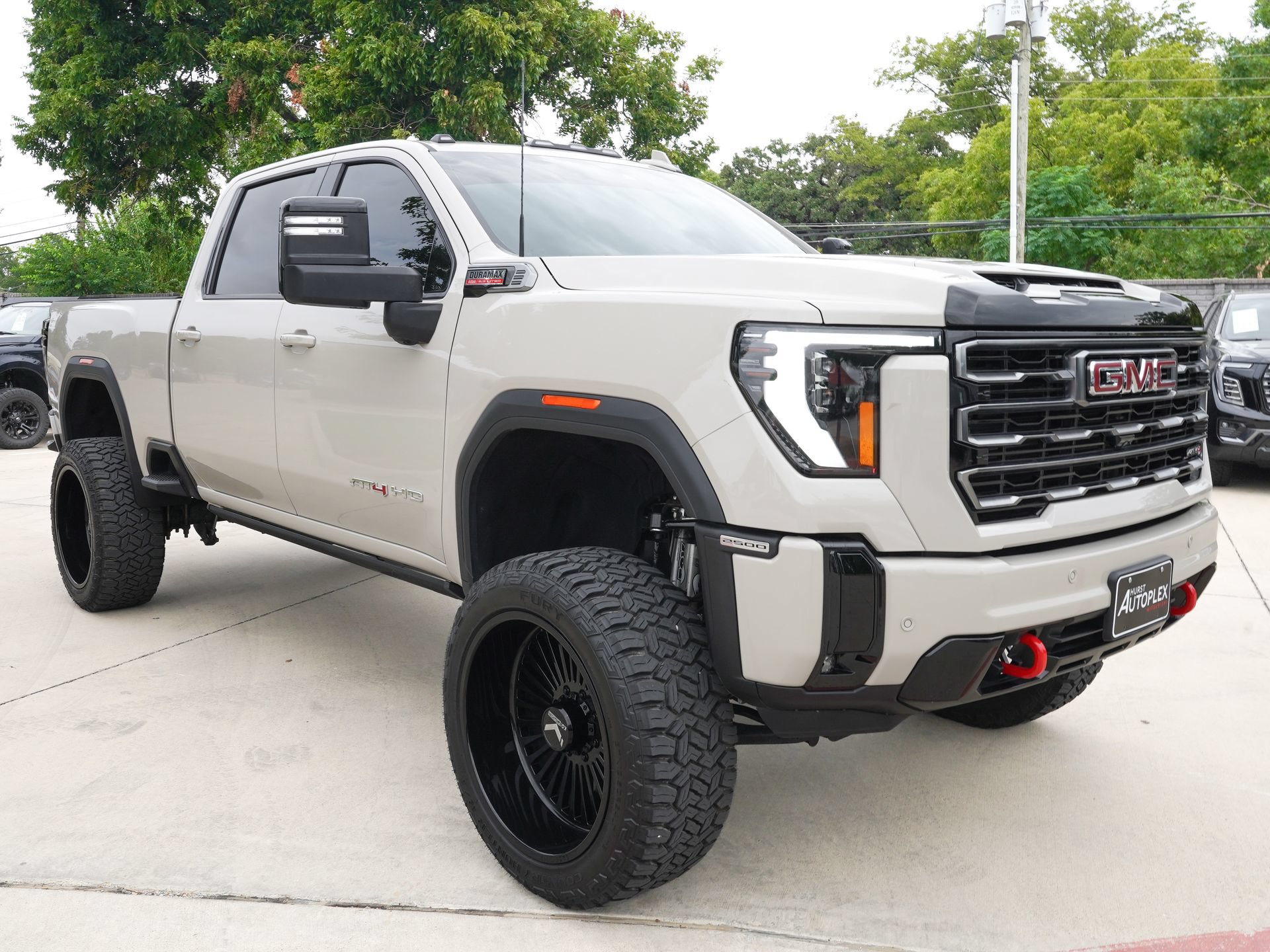 Used 2026 GMC Sierra 2500 AT4 w/ AT4 Premium Plus Package AWD/4WD image 3