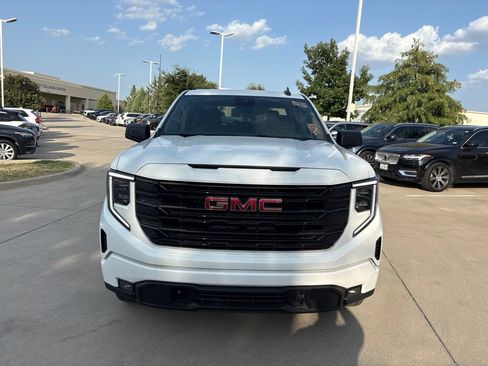 Used 2024 GMC Sierra 1500 Elevation AWD/4WD image 2