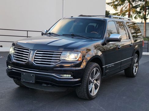 Used 2016 Lincoln Navigator L Select image 1