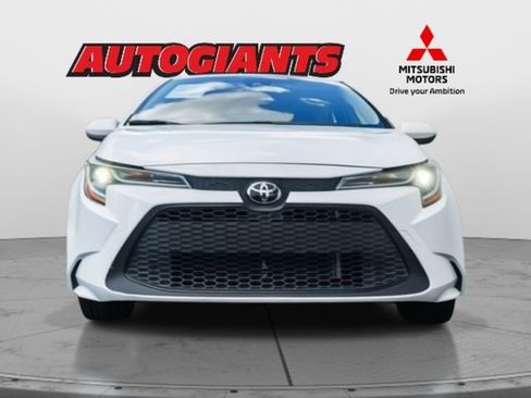 Used 2022 Toyota Corolla LE image 4
