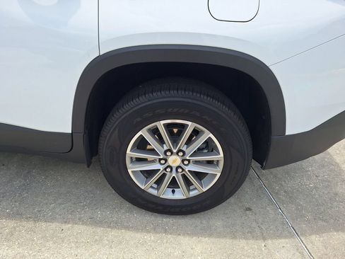 Used 2023 Chevrolet Traverse LT FWD image 25