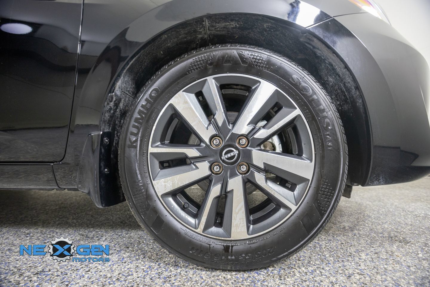 Used 2025 Nissan Versa SV w/ Trunk Package FWD image 41