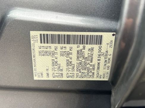 Used 2021 Nissan Rogue SV image 17