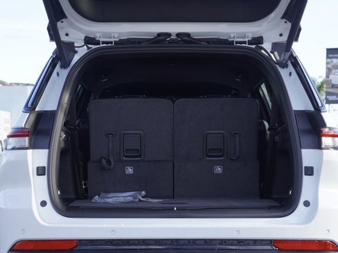 New 2025 Jeep Grand Cherokee L Limited w/ Black Appearance Package image 6