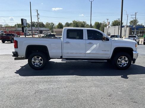 Used 2018 GMC Sierra 2500 SLT w/ Duramax Plus Package AWD/4WD image 6