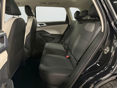 New 2026 Volkswagen Taos SE AWD/4WD image 18