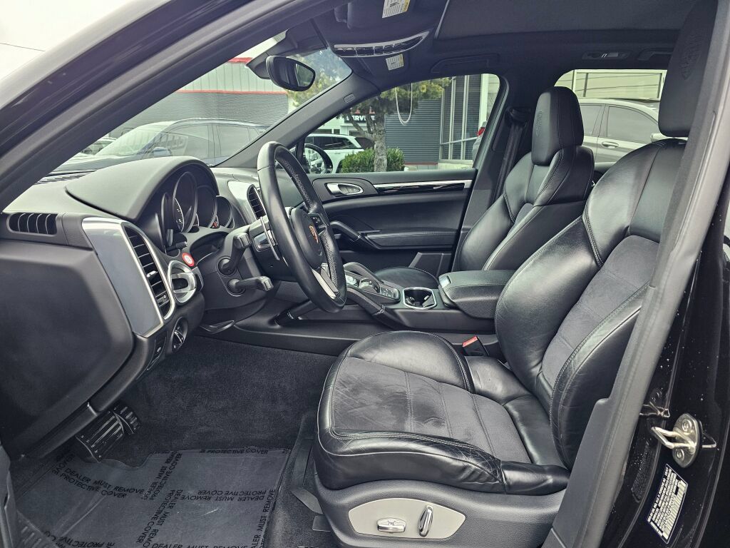 Used 2018 Porsche Cayenne Platinum Edition AWD/4WD image 22