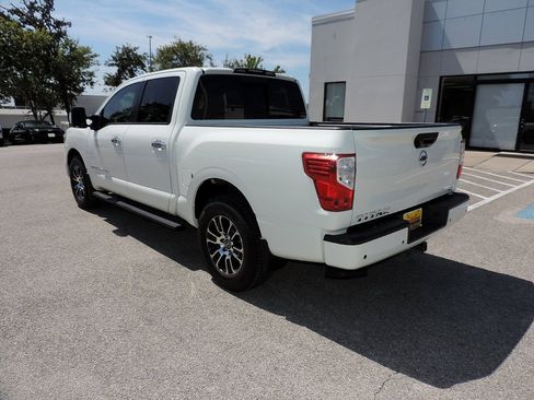 Used 2020 Nissan Titan SV w/ SV Convenience Package RWD image 7