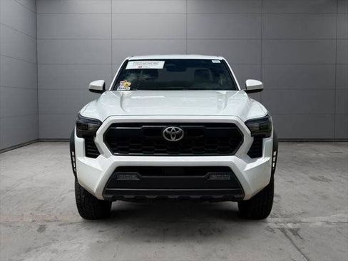 Certified 2024 Toyota Tacoma TRD Off-Road AWD/4WD image 98