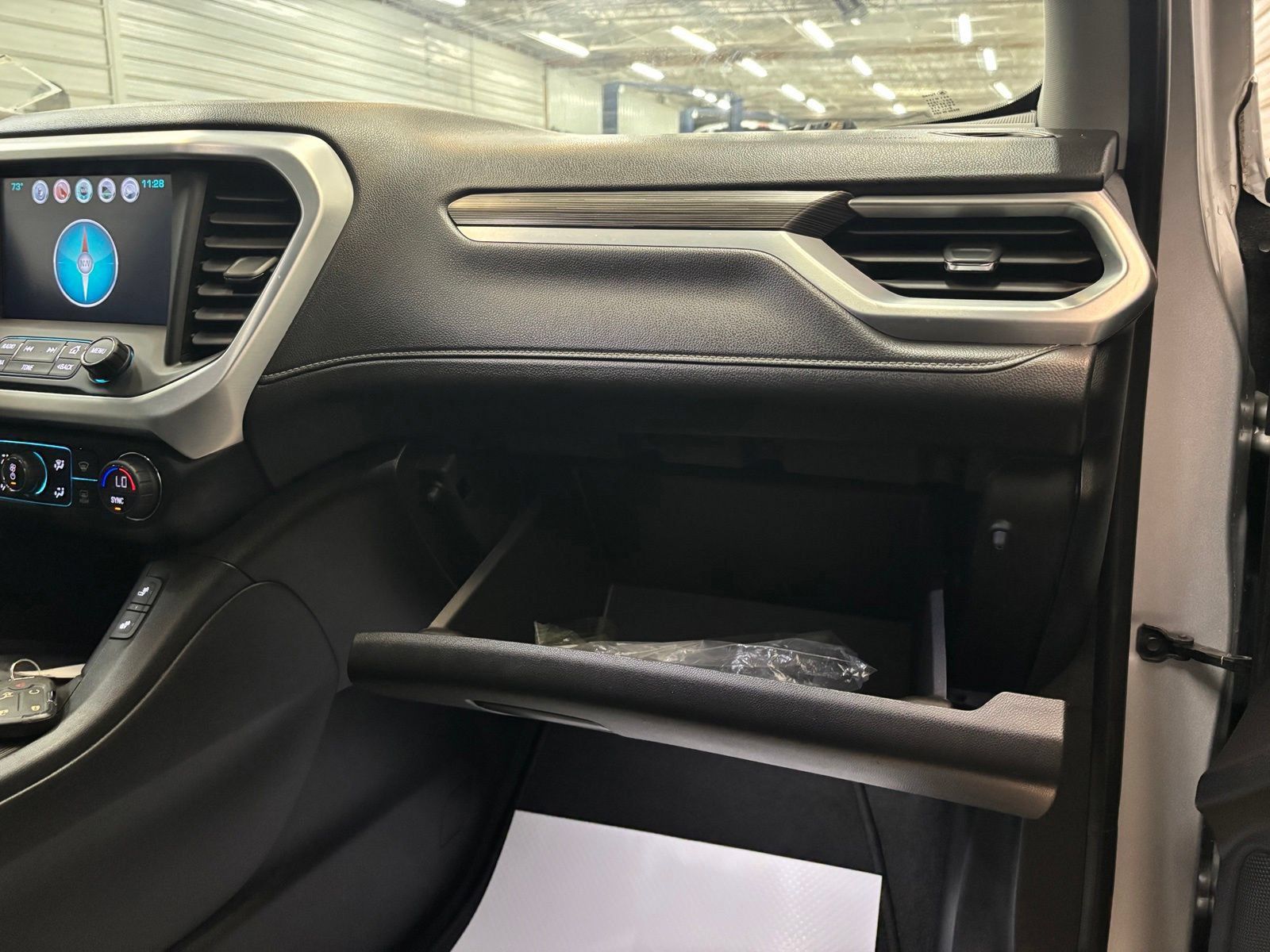 Used 2018 GMC Acadia SLT AWD/4WD image 28