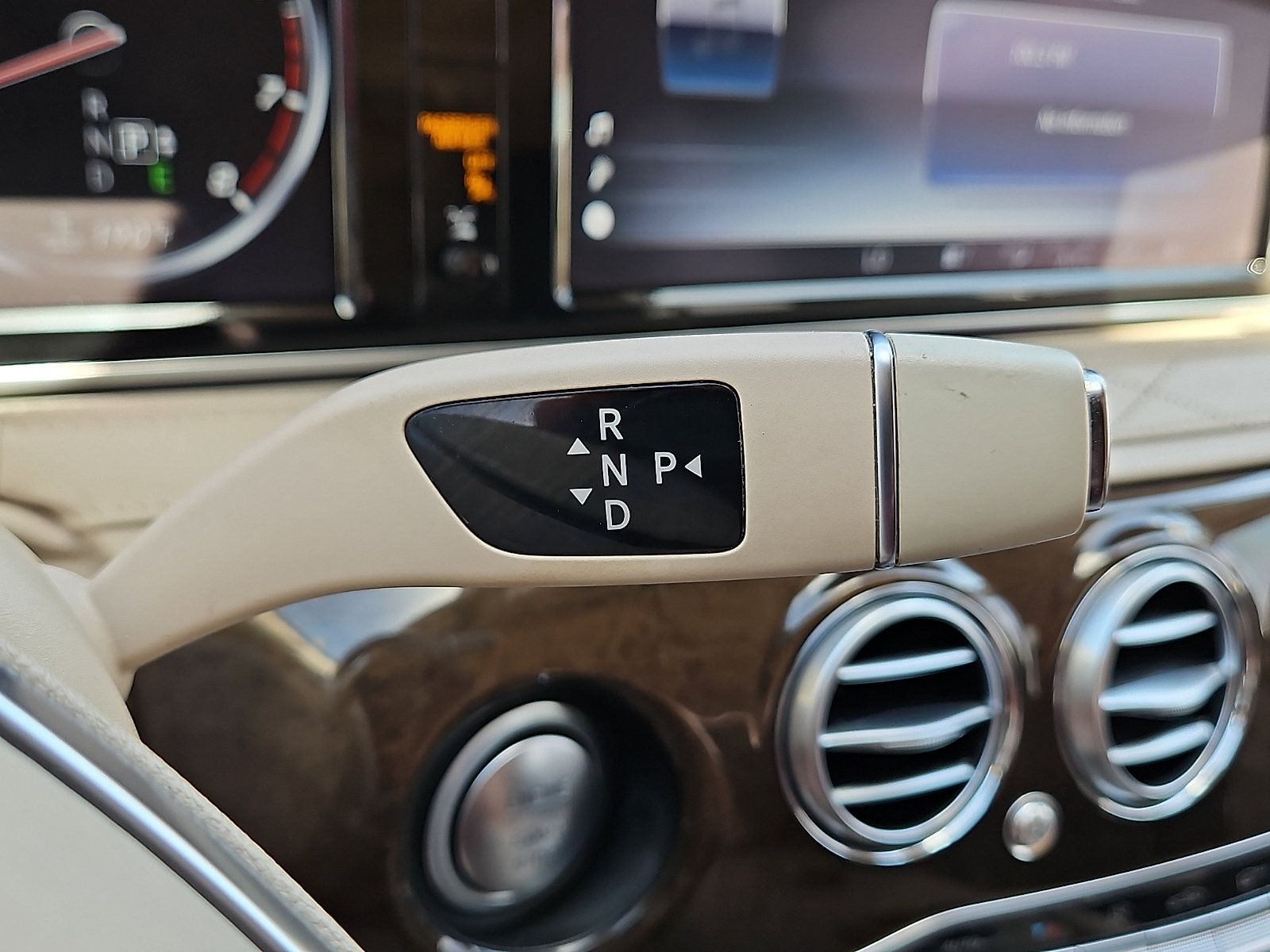 Used 2015 Mercedes-Benz S 550 Sedan image 22