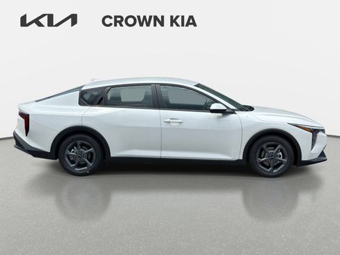 New 2026 Kia K4 FWD image 4